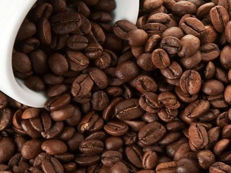 Hạt cà phê rang mộc nguyên chất sở hữu hình dáng và đặc tính hương vị riêng biệt